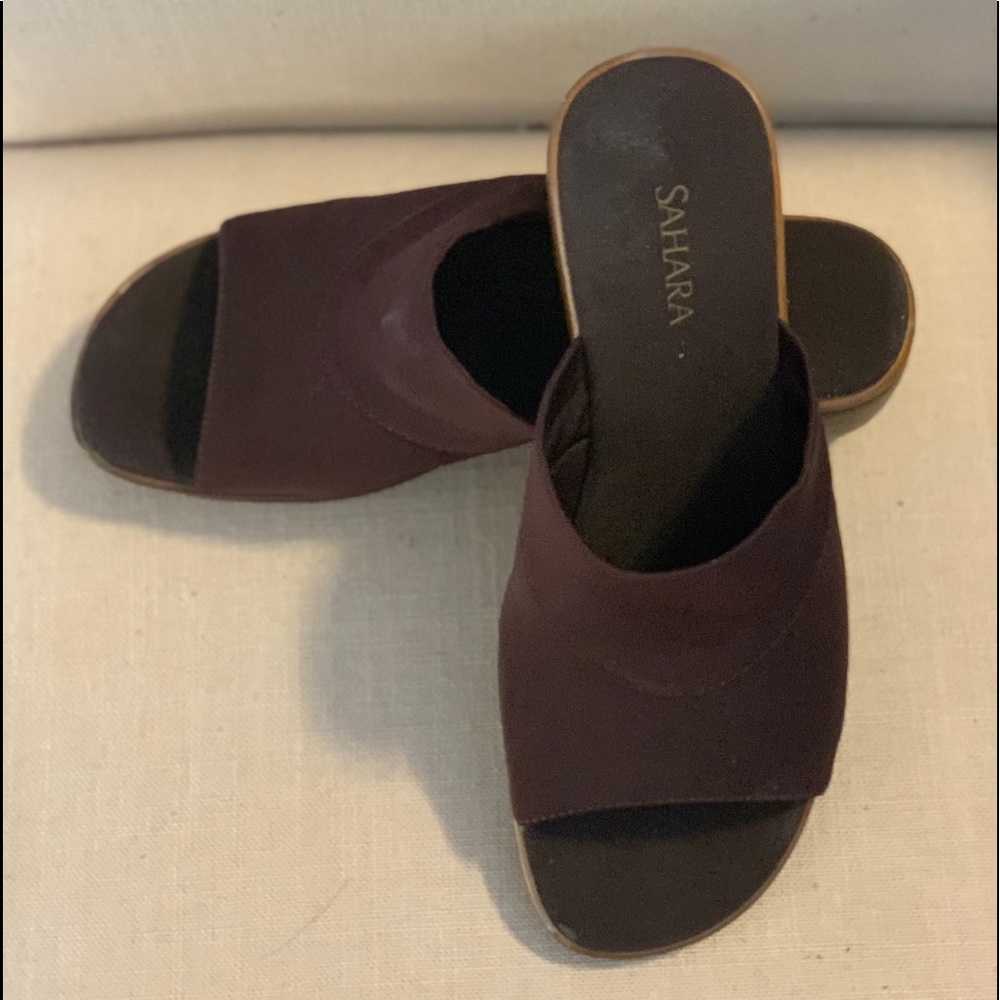 Sahara women’s slip on sandals. Brand new Size 6